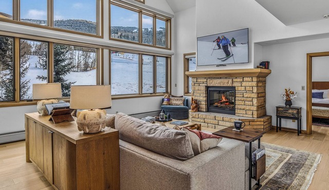 Ski-In/Ski-Out + Views | Chalet Bravura