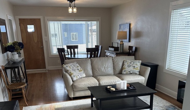 Ski storage, Pool table, gazebo, game room, stocked kitchen 5 star reviews Fun! in Kellogg