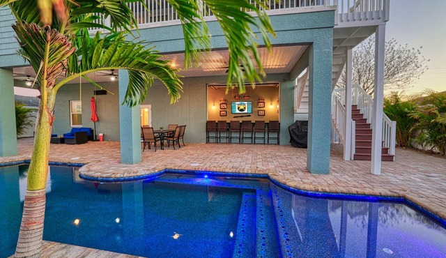 Sleep 13/Heated Pool/Foosball/Pool Table in Hernando Beach