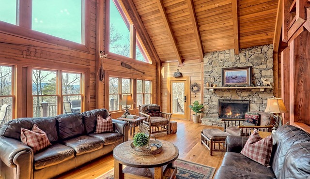 Sleeps 28, 2 Cabins, 10BR/8BA, Hot Tub, Game Room, Firepit, King Beds, Helen, GA in Sautee Nacoochee