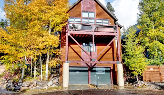 Slopeside Luxury Villa 62 / Hot Tub & Views/Arcade - $500 FREE Activities & Equipment Rentals Daily