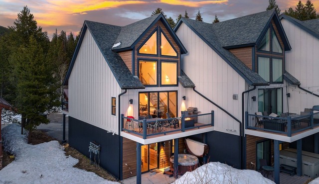Slopeside Villa 125 I Private Hot Tub I Ski Views I Arcade I Bunk Room I Discounted Attractions
