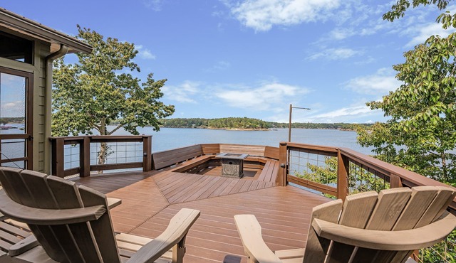 Smith Lake Waterfront | Dock + Game Room | Sleeps 11 in Crane Hill
