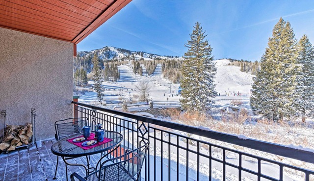 Solitude Creekside Condo - Closest to Ski Lift!