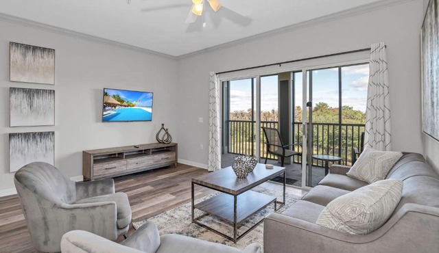 Spacious 3BR Near Disney - Pool and Hot Tub!