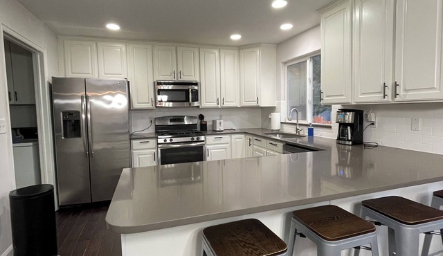 Spacious 4-bedroom house in quiet Orem! Family and pet friendly!