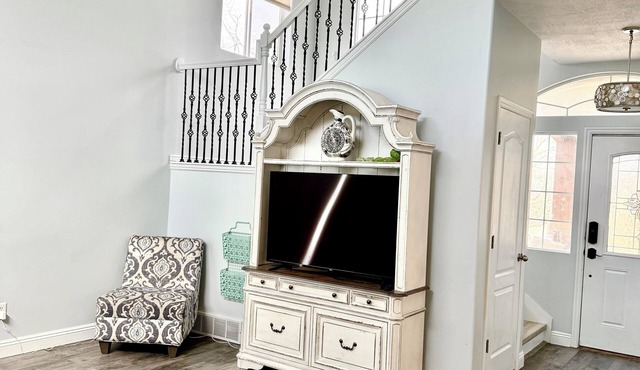 Spacious 4-bedroom house in beautiful West Jordan with AC and gym