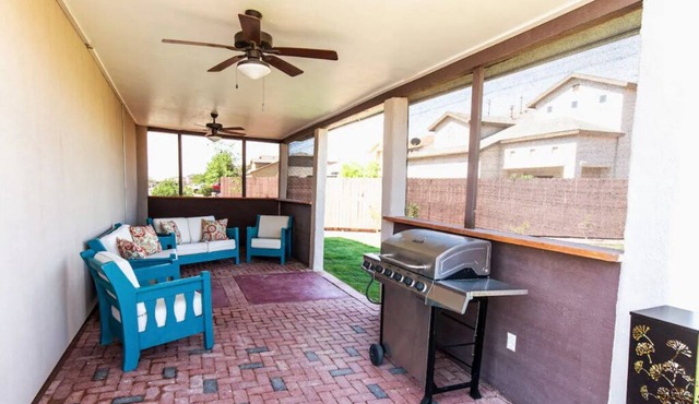 Spacious 4BR/3 Bath House with Beautiful Mountain Views front and back. in Las Cruces
