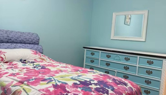 Spacious 7BR Retreat with Huge Pool, Hot Tub & Private Arcade!