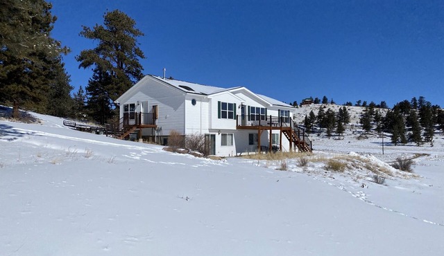 Spacious and Secluded Rocky Mountain Retreat on 5 Acres
