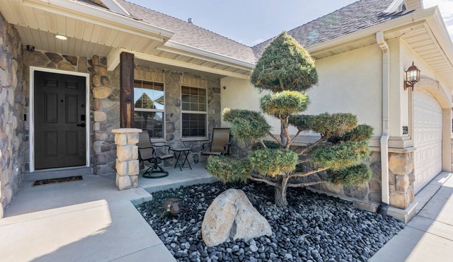 Spacious cozy 6 bedroom just 20 minutes from Sundance Ski resort.
