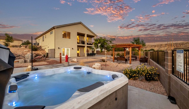 Spacious Home with Hot Tub & Splash Pad Near Zions