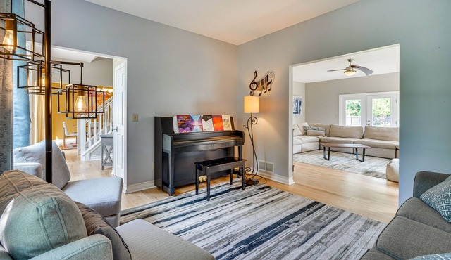 Spacious Lewis Center Home w/ Yard & Gas Grill! in Lewis Center