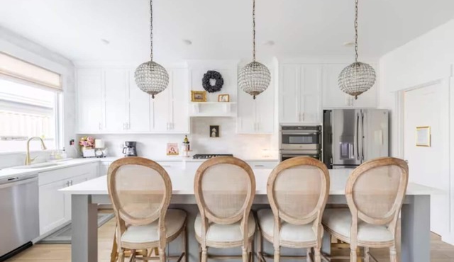 Spacious luxury Highland Townhome Home Theater Sleeps 6 Walk to Splash Pad