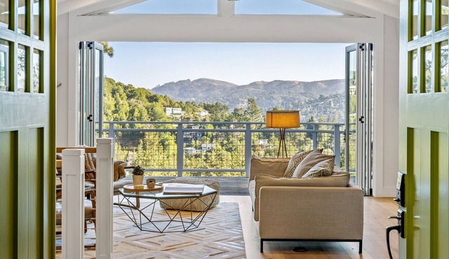 Spacious Modern Farmhouse. A private oasis for a fantastic vacation! in Mill Valley