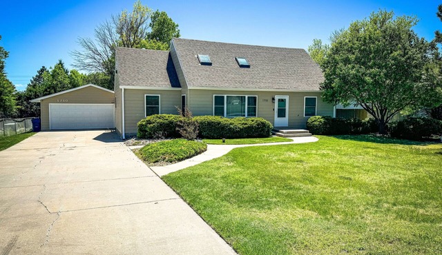 Spacious Ogallala Home! 12 min to Lake McConaughy, Hunting Retreat, Dog Friendly in Ogallala