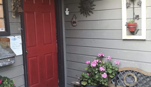 Spacious one bedroom suite in Campbell River