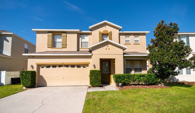 Spacious Pool Home with Games Room Overlooking Conservation Close to WDW in Davenport