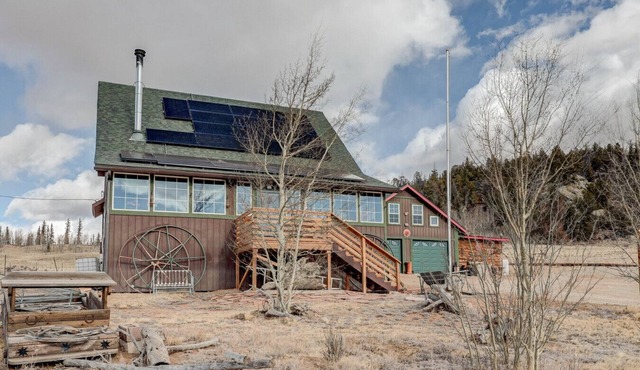 Spacious Rustic Mountain Lodge Near Fairplay for 8