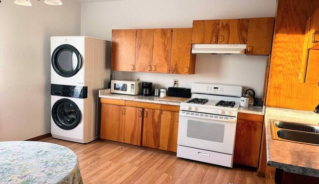 Spacious Studio in Eureka