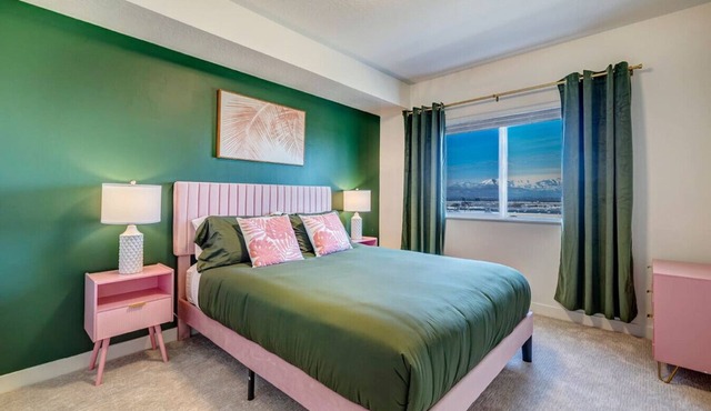 Spacious Tropical Themed 2bd 2ba in Draper