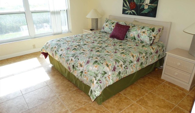 Spanish Main Unit 1- Direct Oceanfront Condo!