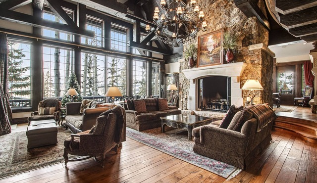 Spectacular ski-in/ski-out chateau with hot tub, gym, movie room, & in-home spa
