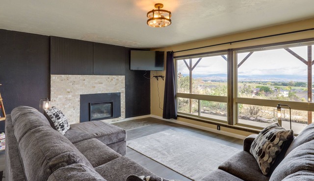Steinaker State Park w/Fireplace: Vernal Getaway!
