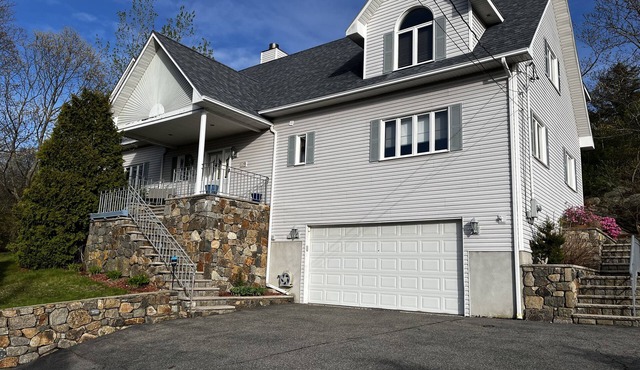 Steps Away from Good Harbor & Long Beach! Spacious Home for Groups of All Sizes! in Gloucester