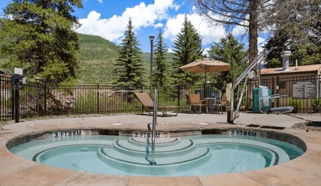 Streamside at Vail Tranquil 1BR Condo with Jacuzzi and Views