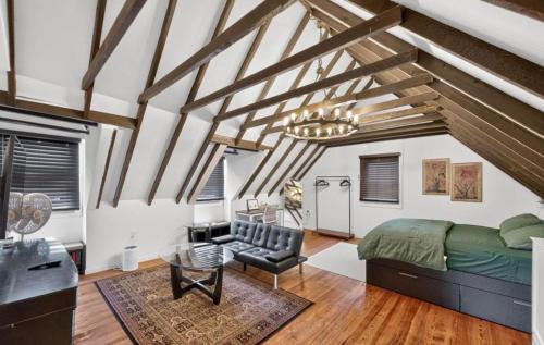 Studio Apartment in Smithtown