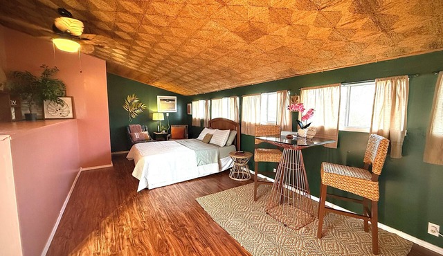 Studio with incredible view minutes from the mall! in Springfield