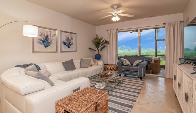 Stunning 2 bedroom/2 bath + Den in Heritage Bay Golf and Country Club in Naples