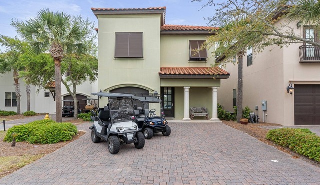 Stunning 4BR Beach Villa! 2 GOLF CARTS. Steps to Pool. Beach Tram. Near Wharf