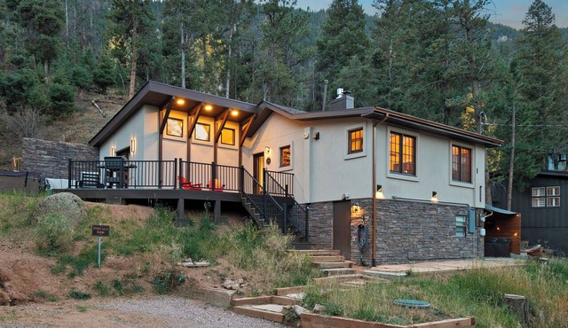 Stunning Mountain View Cabin w/Deck, Hot Tub, Fire Pit, Forest & Peak Retreats