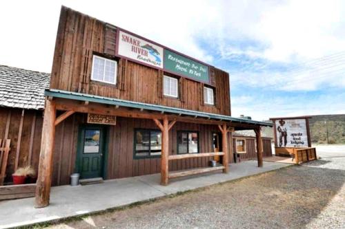 Stylish Tiny House Vacation Rental in Swan Valley, ID near Jackson Hole in Irwin
