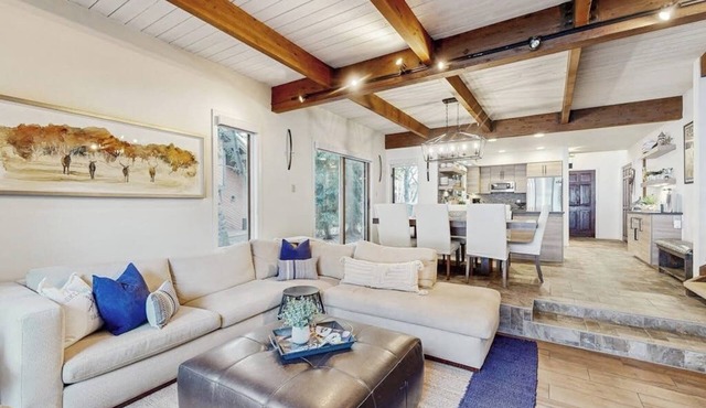 Stylishly Remodeled Mountain Retreat on Eagle Vail Golf Course in Avon