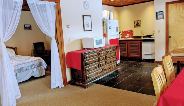 Sugarhouse Guest House: 400+Mbps wifi. No cleaning fee. Free Parking. Cozy!