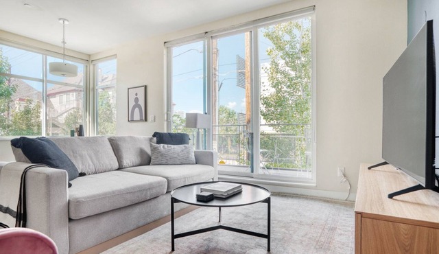Sunny Cherry Creek 3BR w/ W/D & Deck, nr Cherry Creek Mall, by Blueground