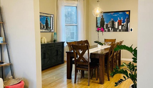 Sunny, Spacious, 3BR 1BA Davlin INN Chicago in Chicago