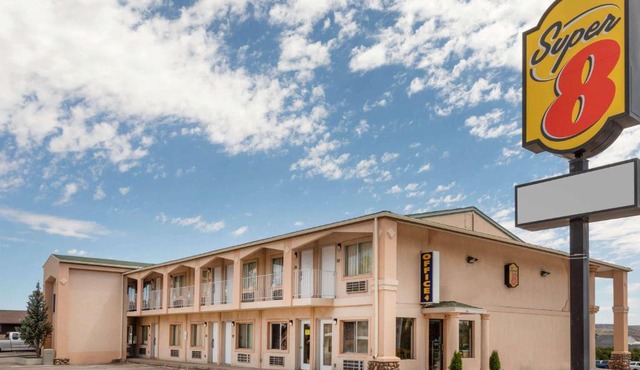 Super 8 by Wyndham Evanston in Evanston