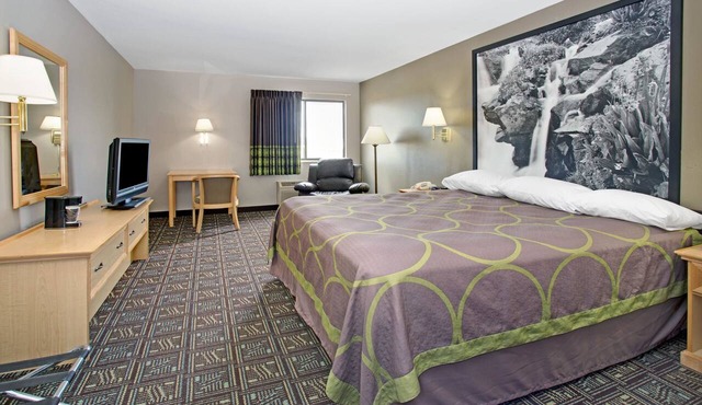 Super 8 by Wyndham Fort Collins