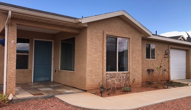 Superb 3-bedroom house with AC in friendly Page Sleeps 9