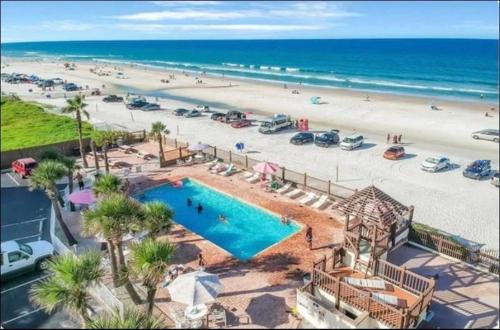 Superior beach studio with Pool Access and free parking in Daytona Beach