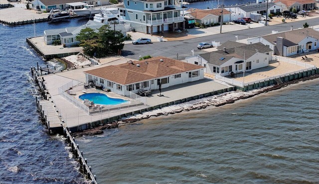Surrounded by the bay with pool! in Ocean Township