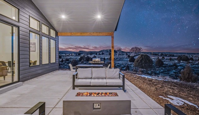 The Cliffs - Bryce Canyon-Zion- Hot Tub- Family Home Sleeps 10