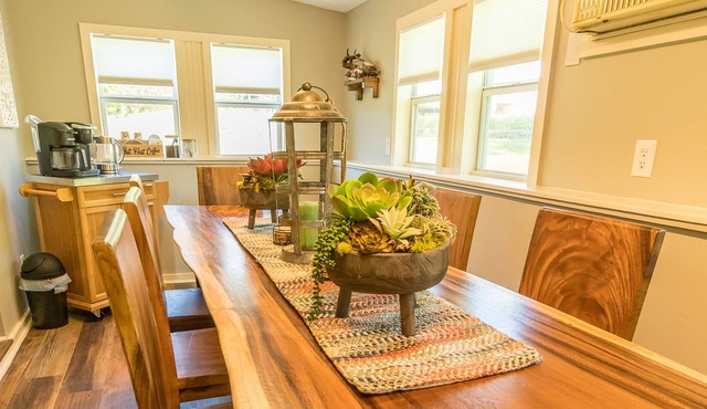 The Cold River Cottage - Walk to the White River and Park! in Cotter