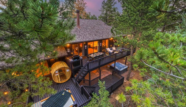 The Divide Chalet: Hot Tub | Sauna | Stargazer Net | Firepit