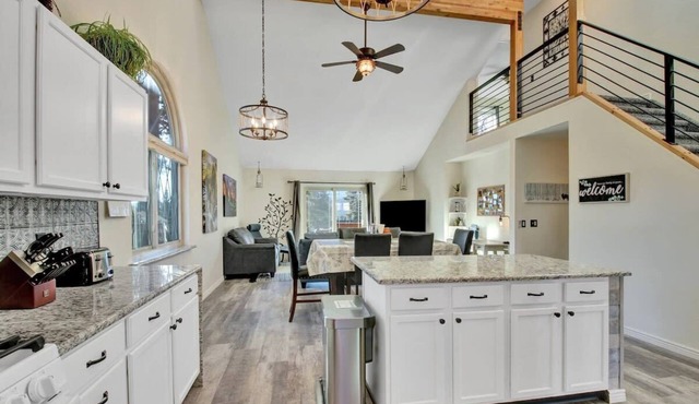The Downtown Nugget | Modern Pikes Peak Base | BL 330900