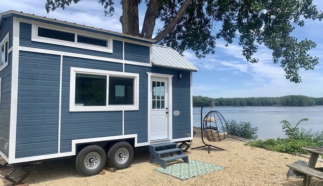 The Eagle's View - Tiny Home 4 in Bellevue